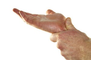 Причины онемения пальцев на руках и методы лечения