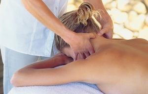 Описание лечебного массажа шеи при остеохондрозе у женщин