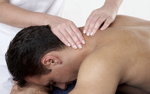Правила выполнения лечебного массажа шейного отдела при остеохондрозе шеи