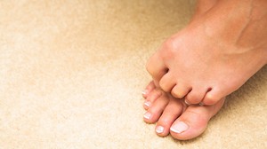 Боль в большом пальце ноги причины лечение