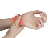 Причины болей в кистях рук