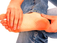 Боль в ступнях - причины и лечение