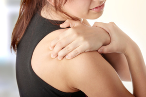 Упражнения для устранения боли в плече