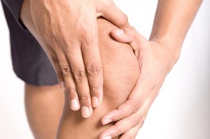 Причины появления боли в колене и методы лечения