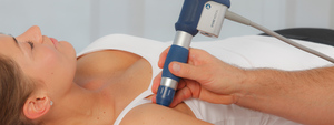 Ударно-волновая терапия суставов - фото процедуры